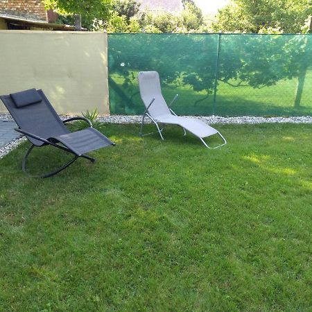 Jade Vendégház Pápa Exteriér fotografie